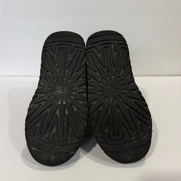 UGG BAILEY BOWS BOOTS FOR LITTLE GIRL - Picture 8 of 9